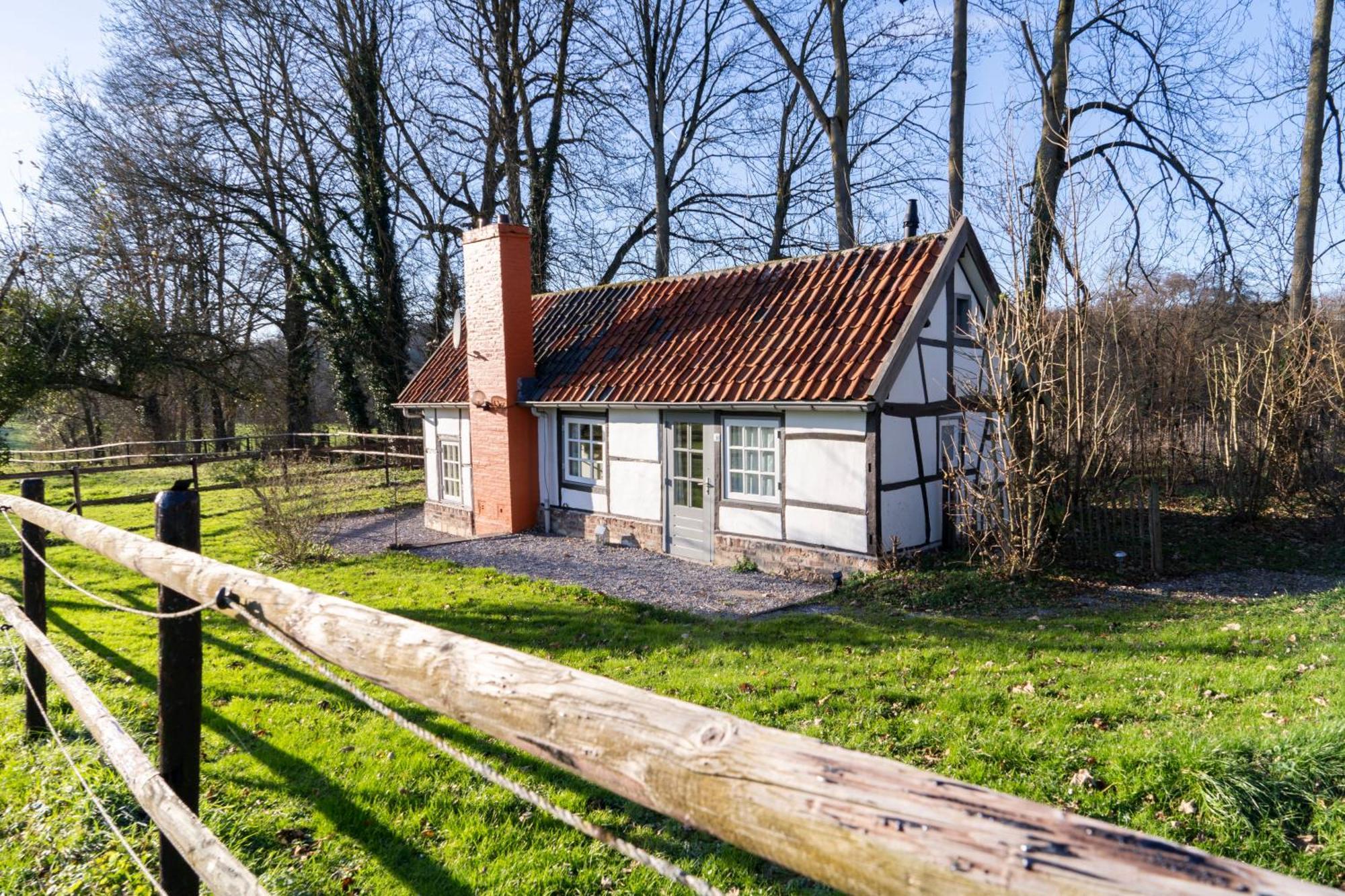 Vakantiewoningen 'Hoeve De Witte Olifant' Noorbeek Exterior photo